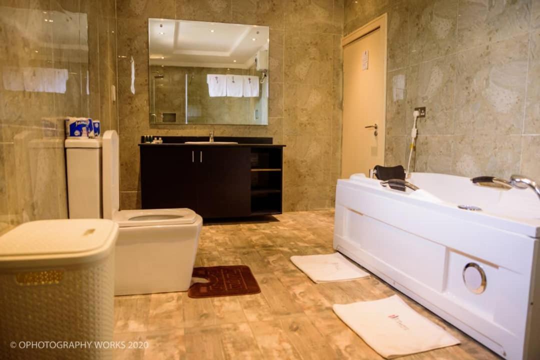 Carlton Gate Hotel Ибадан Екстериор снимка