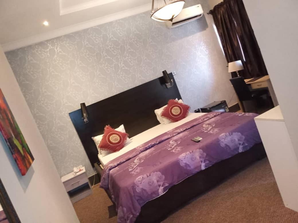Carlton Gate Hotel Ибадан Екстериор снимка