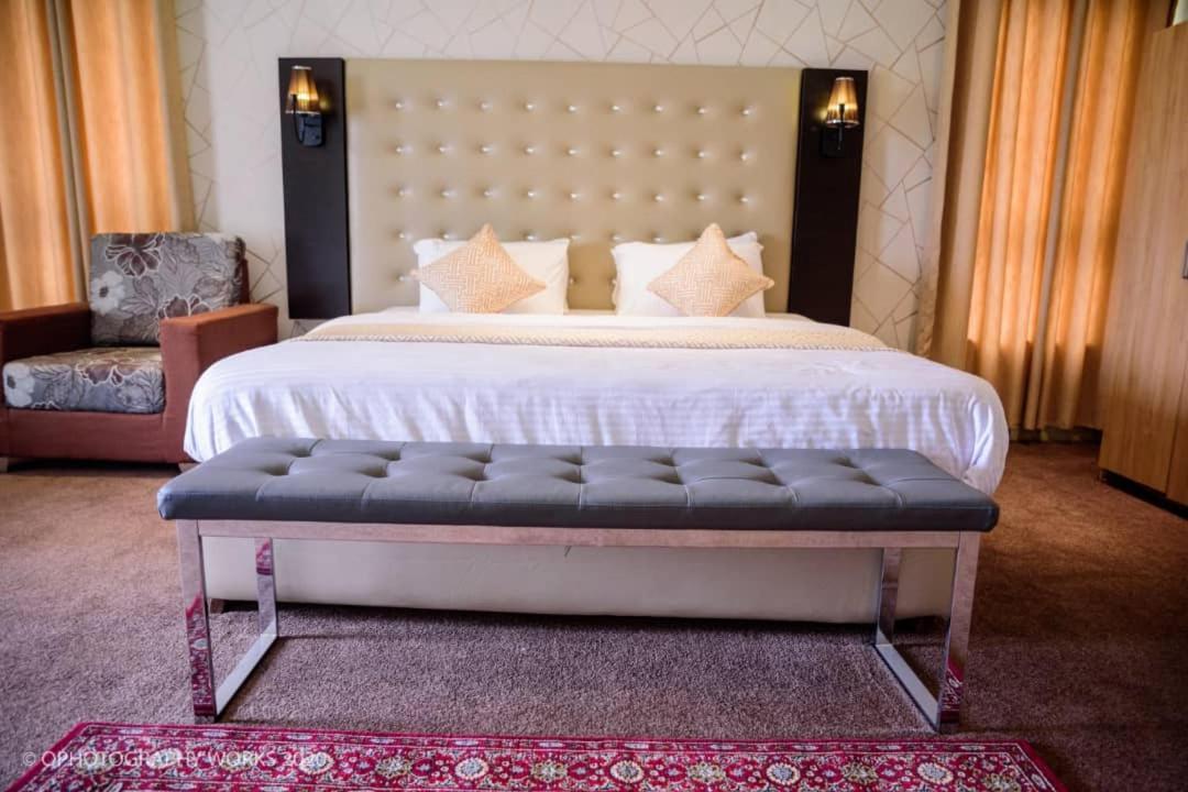 Carlton Gate Hotel Ибадан Екстериор снимка