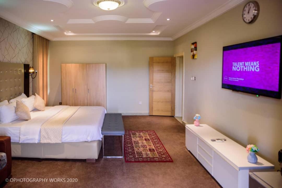 Carlton Gate Hotel Ибадан Екстериор снимка