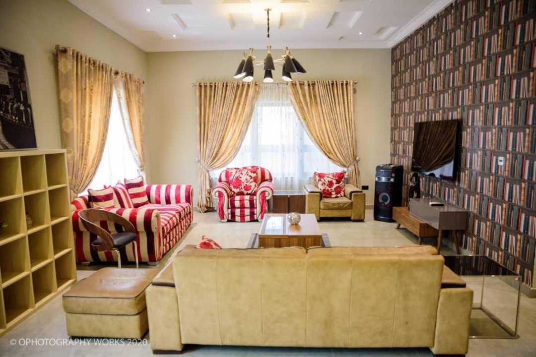 Carlton Gate Hotel Ибадан Екстериор снимка