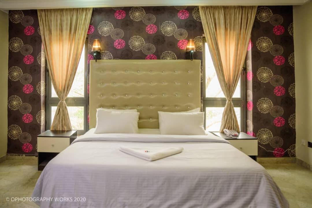 Carlton Gate Hotel Ибадан Екстериор снимка