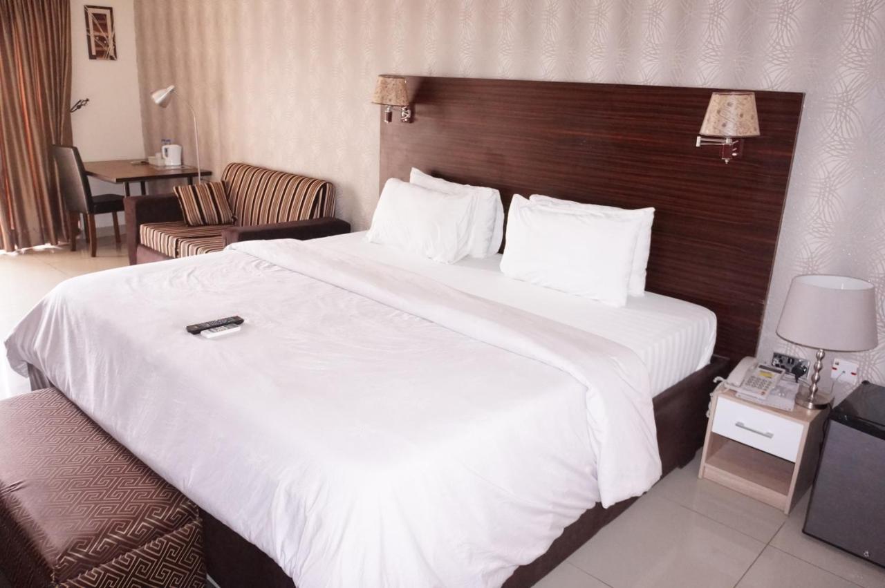 Carlton Gate Hotel Ибадан Екстериор снимка